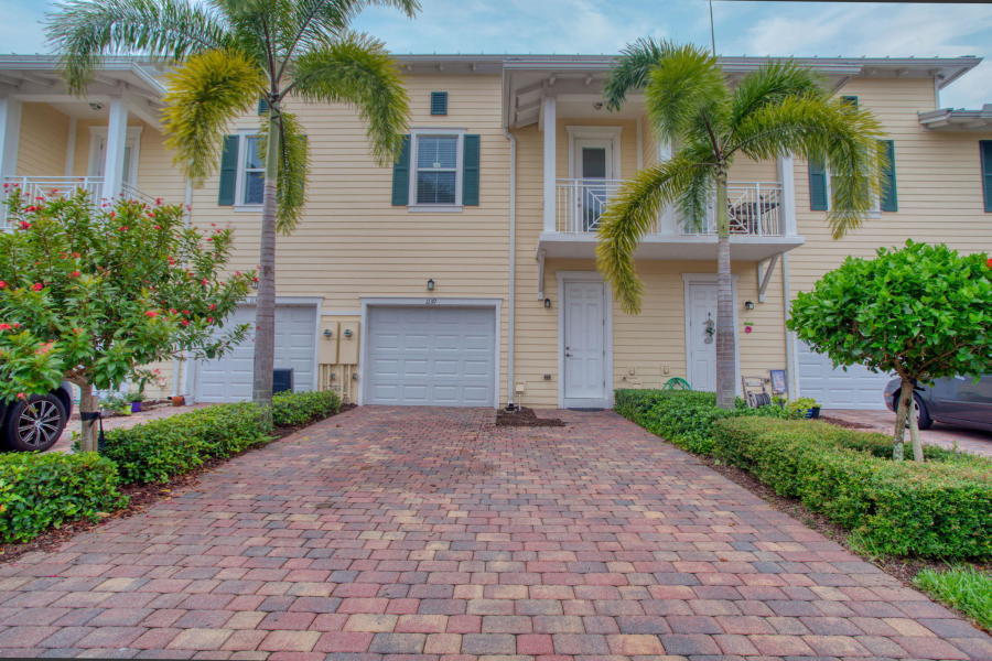 For Lease 3 Bedroom Townhouse with Garage in Windsor Park at Abacoa