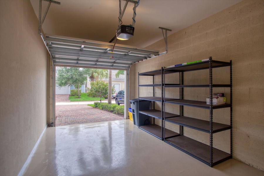 For Lease 3 Bedroom Townhouse with Garage in Windsor Park at Abacoa, Jupiter, Florida Agent