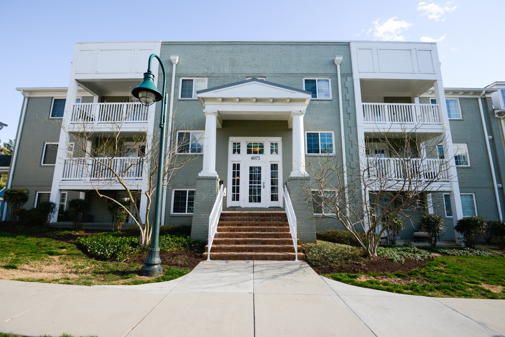 Home for Sale 4071 S. Four Mile Run Dr. 403 in Arlington Agent