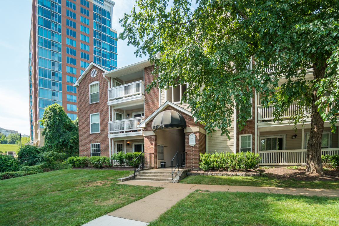 New home in Tysons Corner is UNDER CONTRACT Agent Knows Homes
