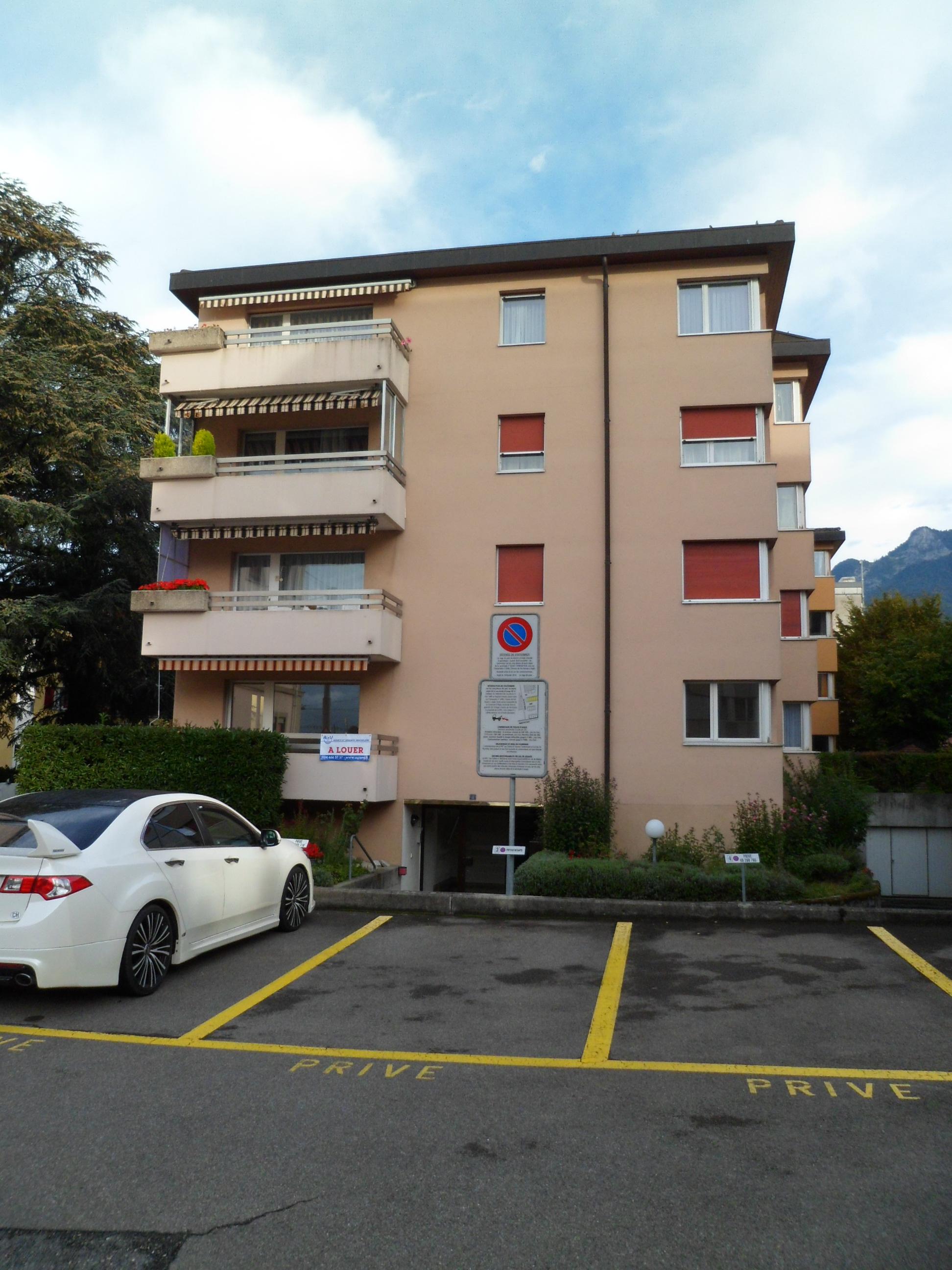 Appartement A louer,3.5 Rooms,prix CHF1.490,1171 AGIEV agence immobilière