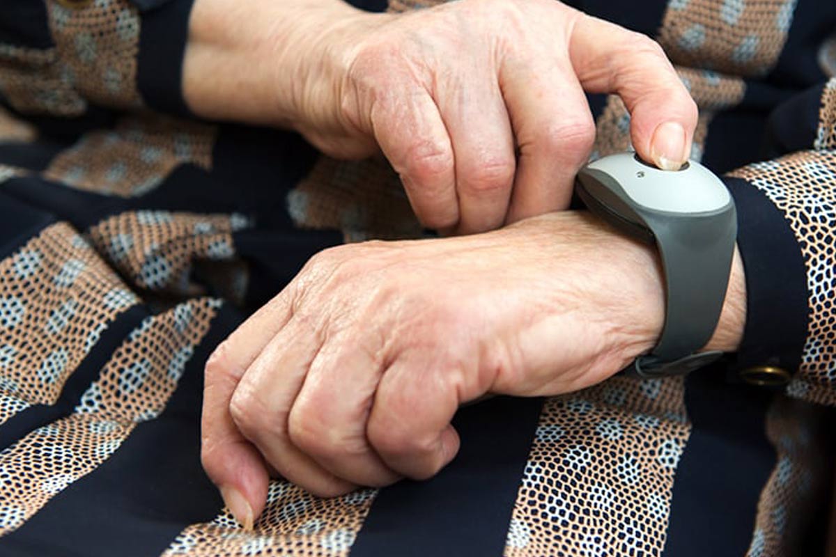 Details more than 80 lifeline medical alert bracelets in.duhocakina