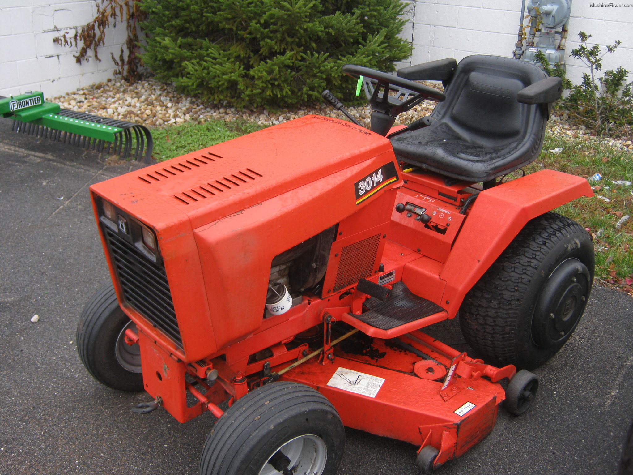 Ingersoll 3014 Specs, Engine, Transmission, Dimensions