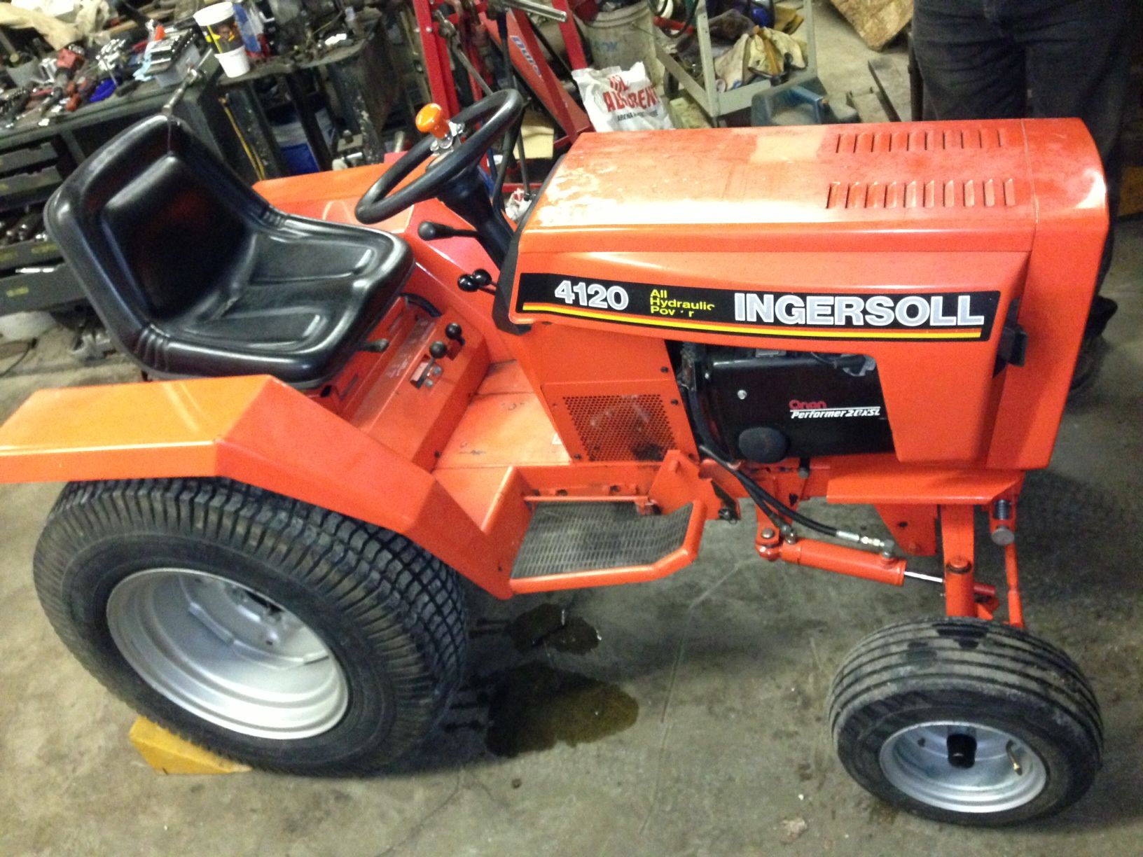 Ingersoll 4220 Specs, Engine, Transmission, Dimensions