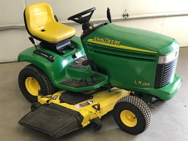 John Deere LX288 Specs, Engine, Transmission, Dimensions