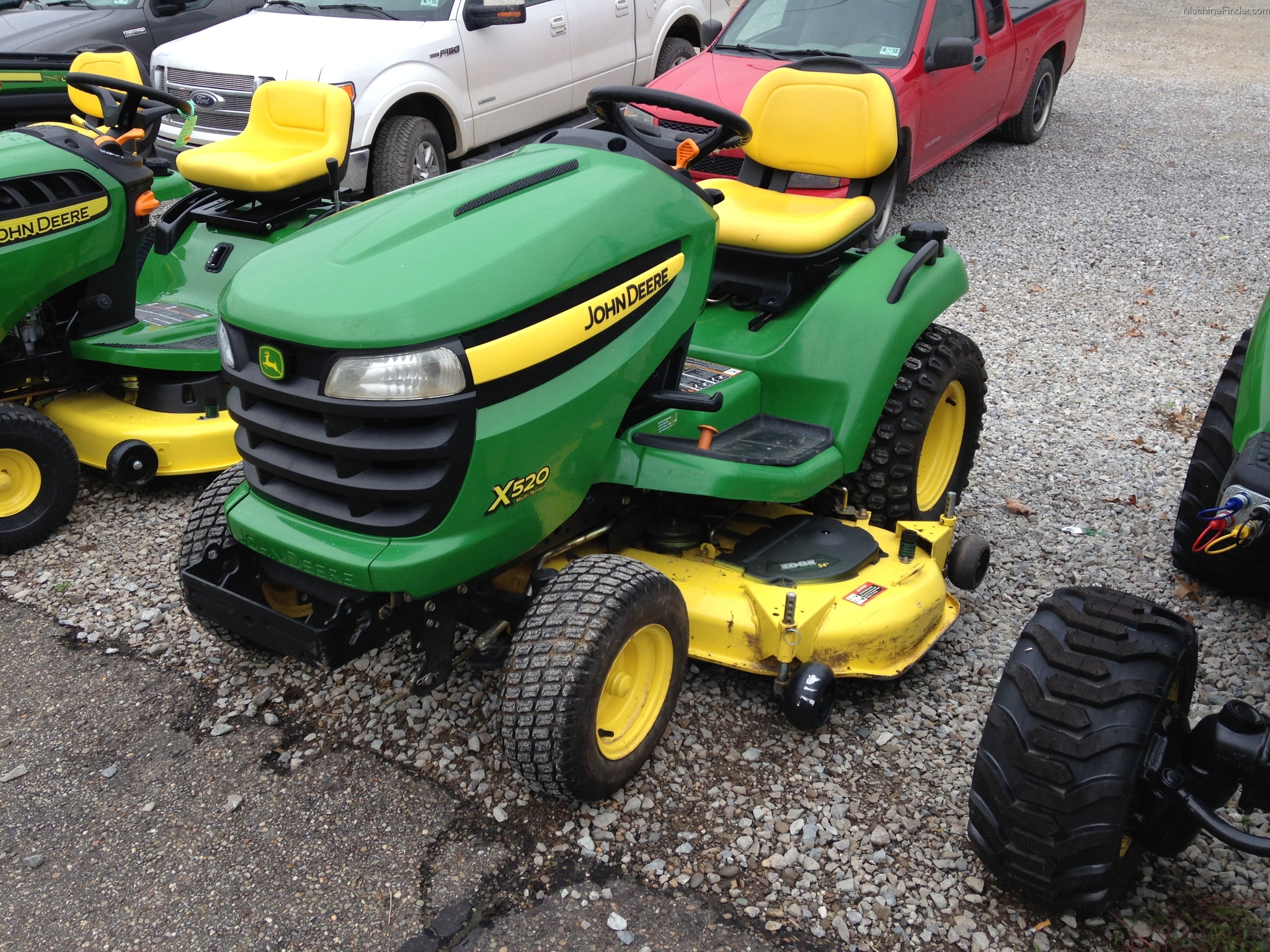 John Deere X520 Specs, Engine, Transmission, Dimensions