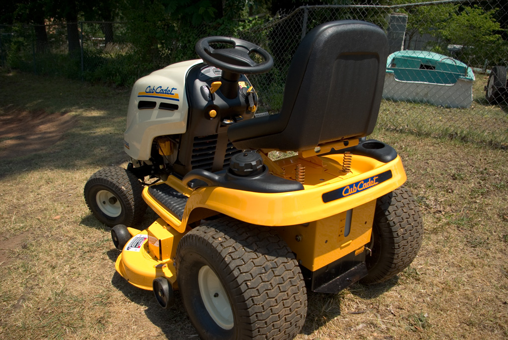 Cub Cadet LT1045: Specs, Engine, Transmission, Dimensions + PDF Manuals