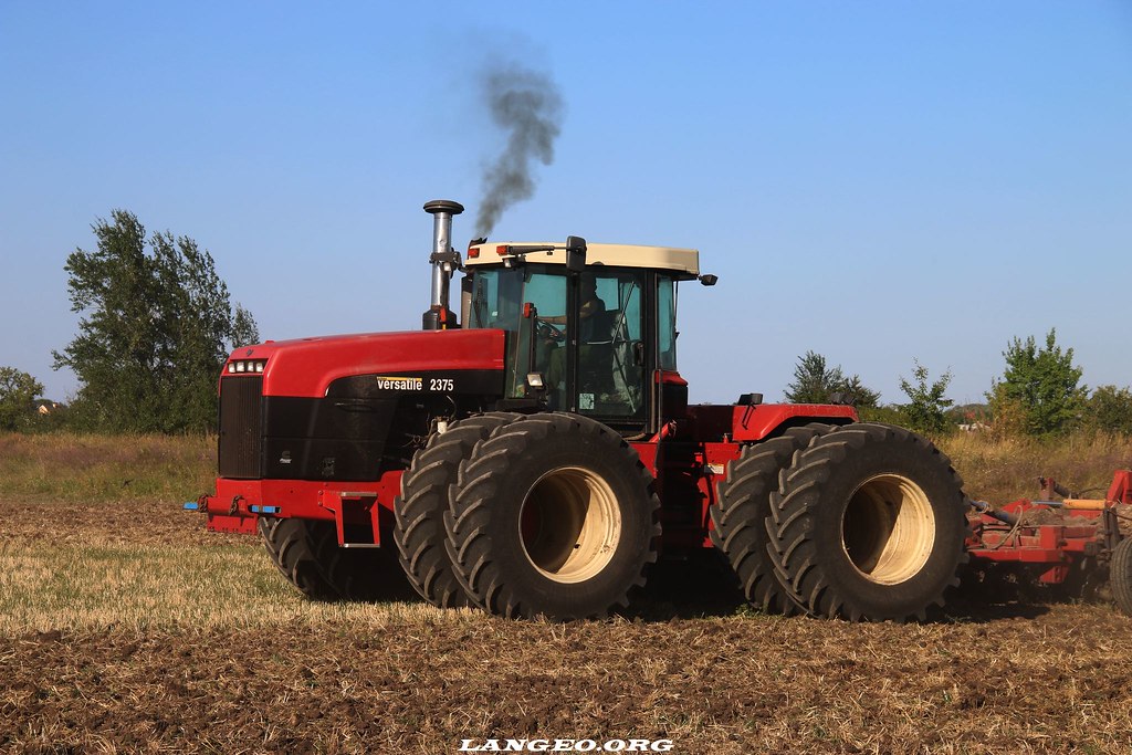 Buhler Versatile 2375 Specs, Engine, Transmission, Dimensions