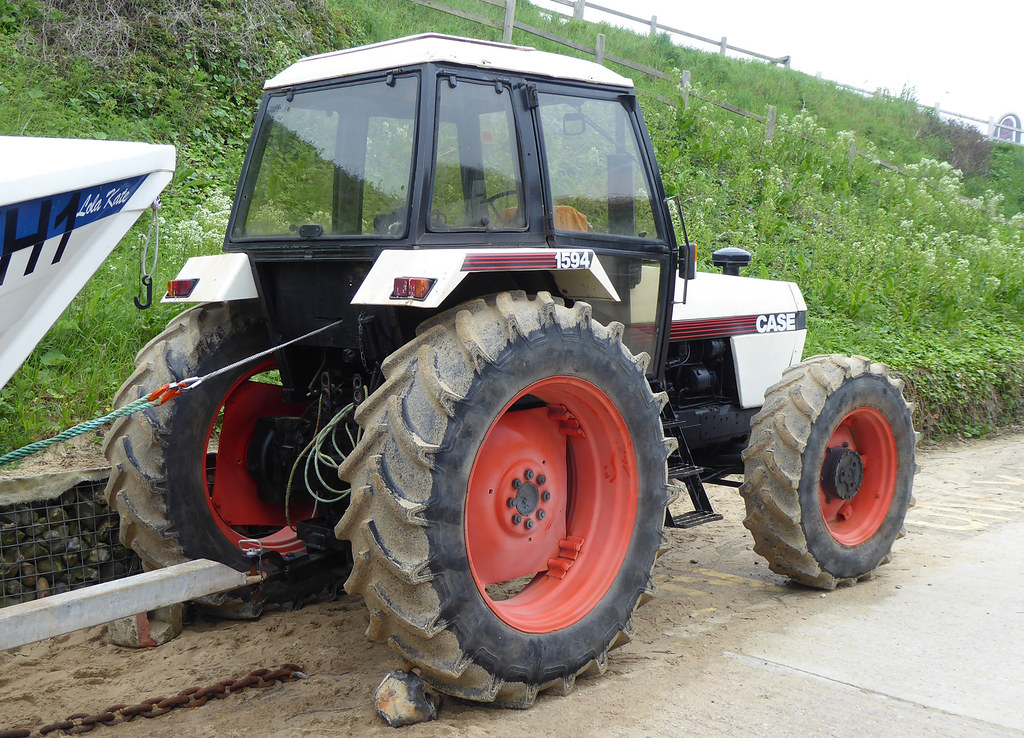 Case 1594 Specs, Engine, Transmission, Dimensions