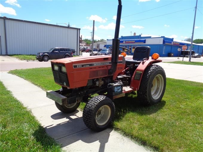CaseIH 234 Specs, Engine, Transmission, Dimensions