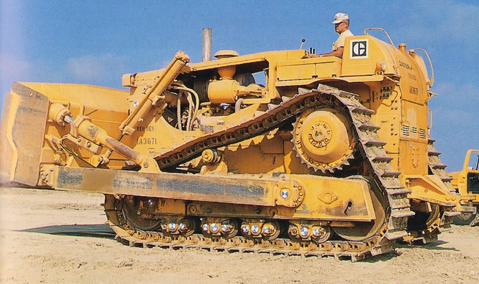 Caterpillar D9 Specs, Engine, Transmission, Dimensions