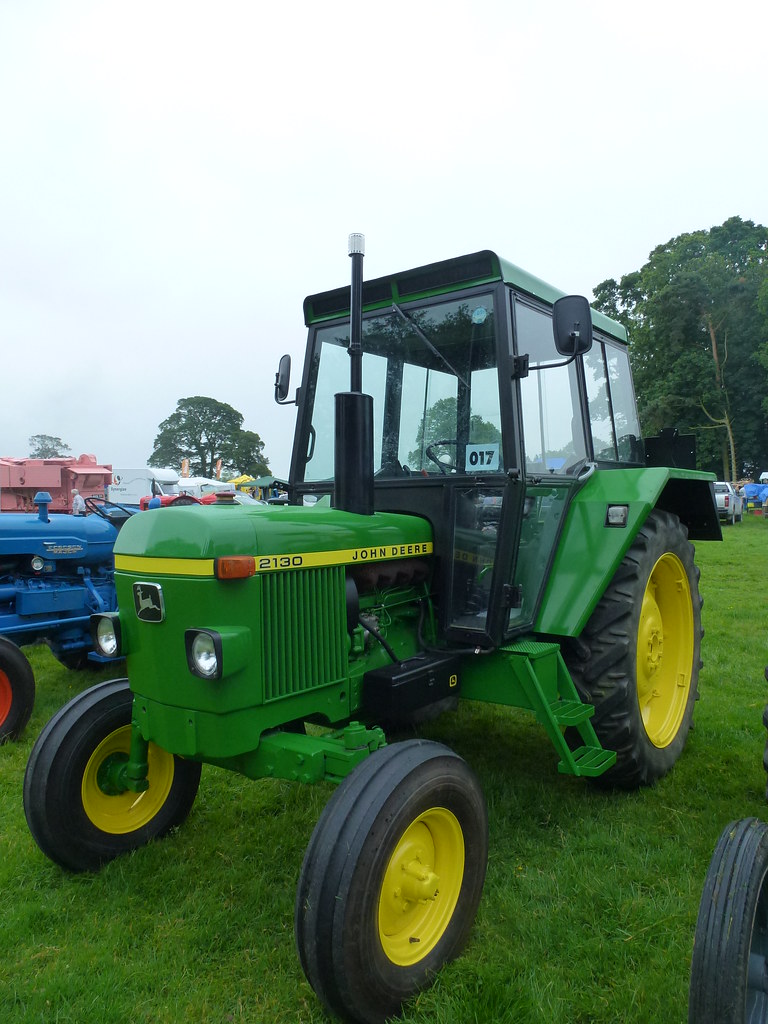 Deere 2130 Specs, Engine, Transmission, Dimensions