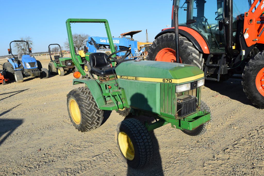 Deere 670 Specs, Engine, Transmission, Dimensions