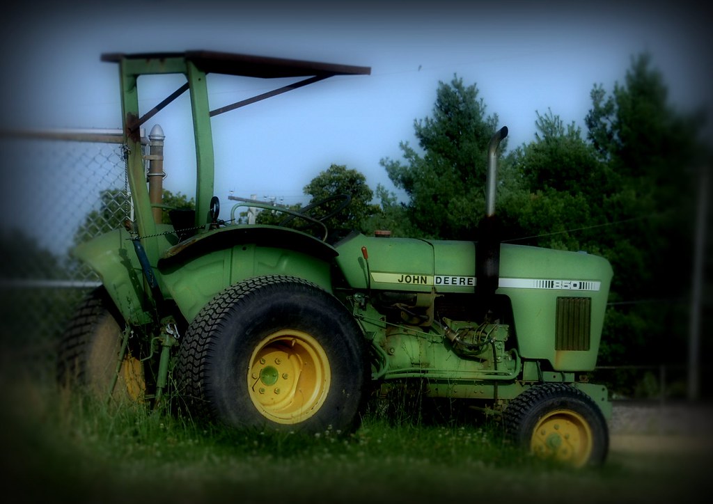 Deere 850: Specs, Engine, Transmission, Dimensions