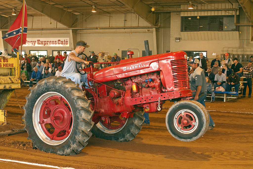 Farmall Super M Specs, Engine, Transmission, Dimensions