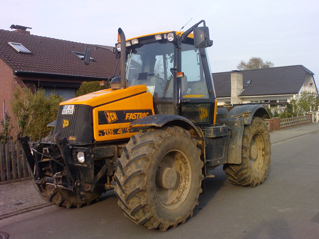JCB Fastrac 2135 Specs, Engine, Transmission, Dimensions