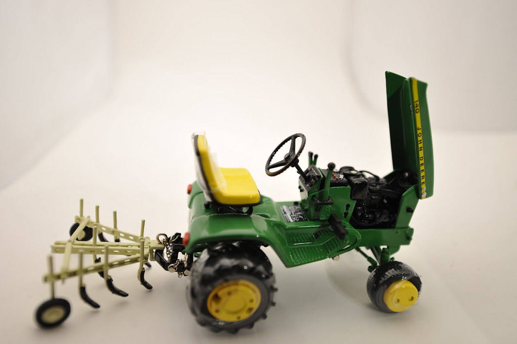 John Deere 140 Specs, Engine, Transmission, Dimensions