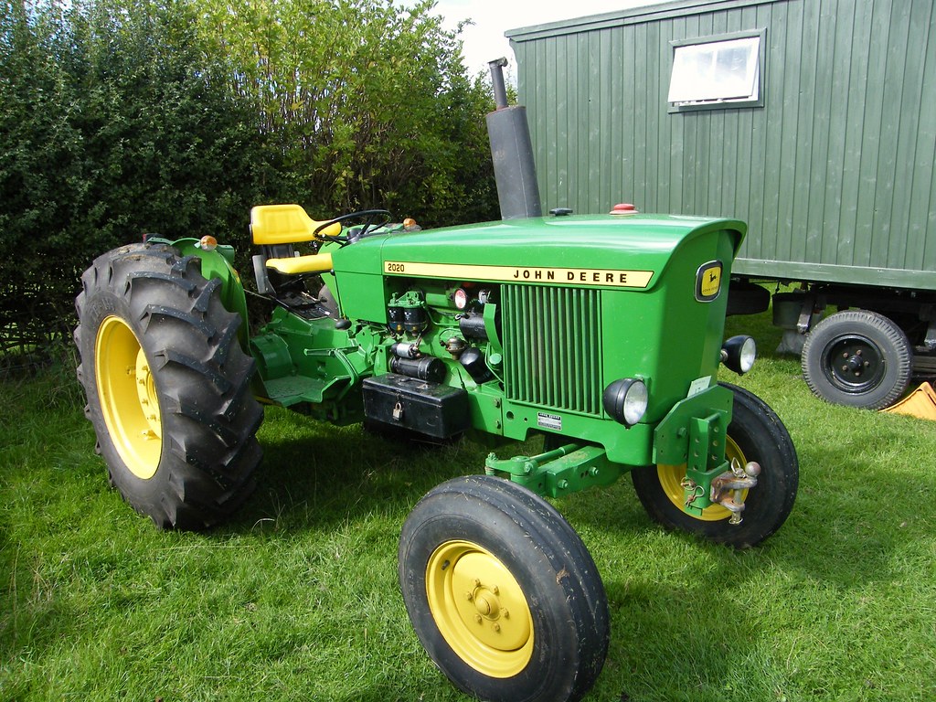 John Deere 2020 Specs, Engine, Transmission, Dimensions