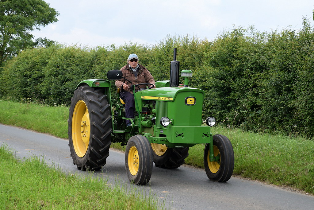 John Deere 2020 Specs, Engine, Transmission, Dimensions