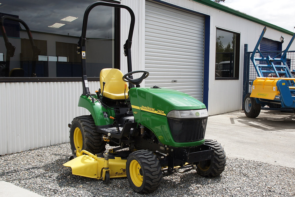 John Deere 2305 Specs, Engine, Transmission, Dimensions