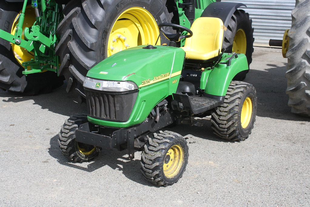 John Deere 2305 Specs, Engine, Transmission, Dimensions