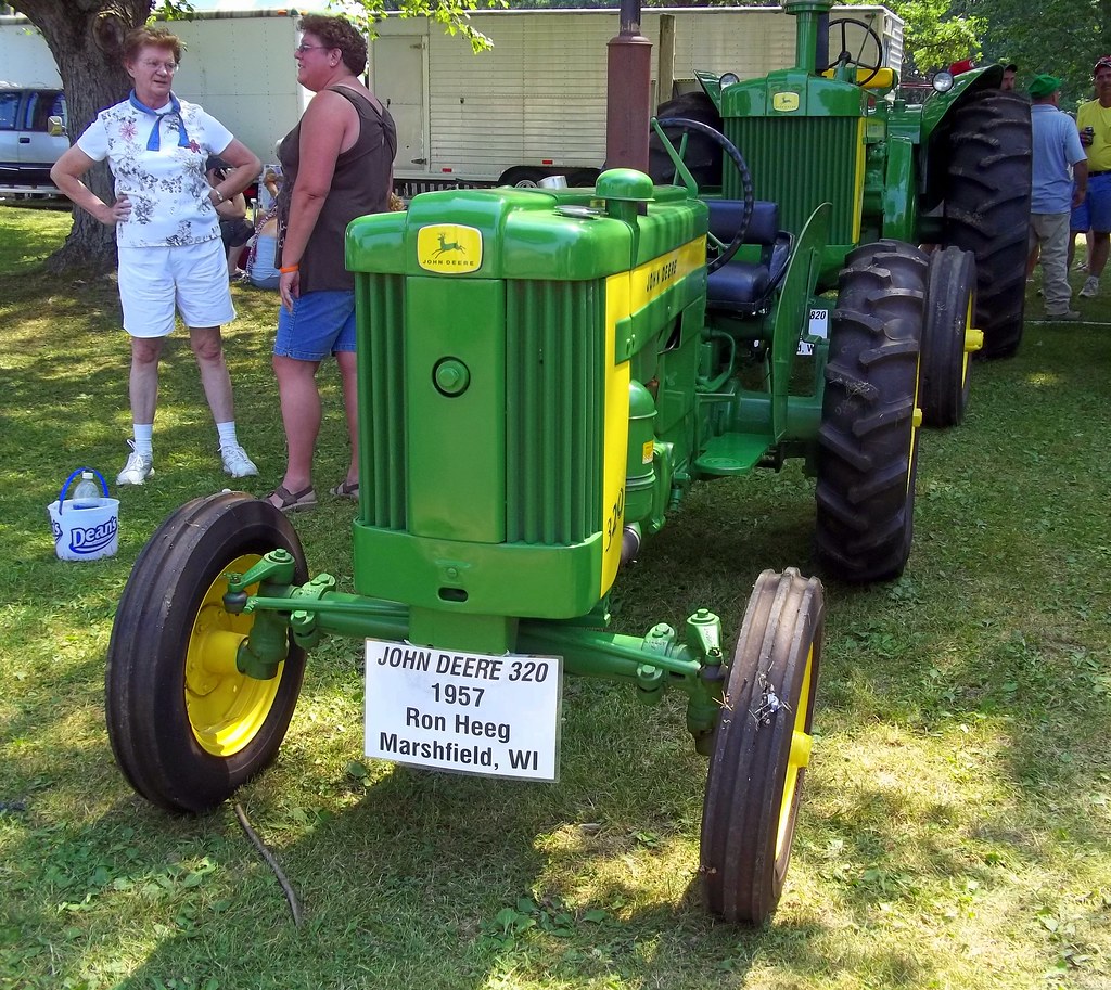 John Deere 320 Specs, Engine, Transmission, Dimensions