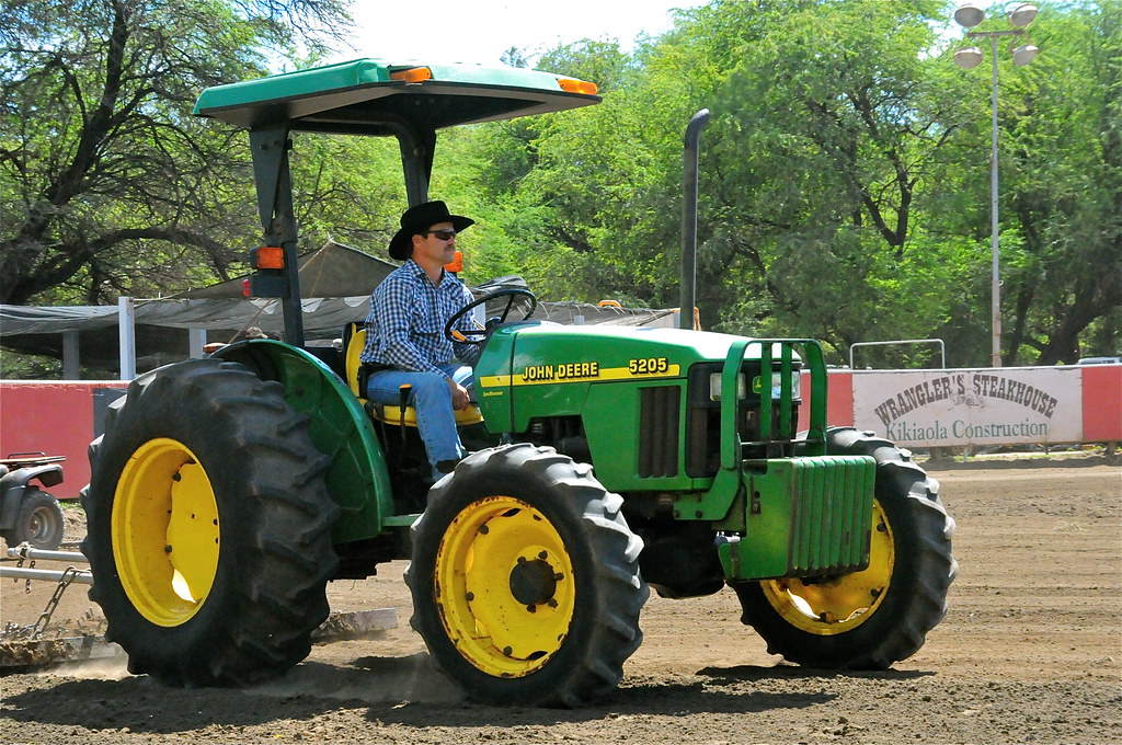 John Deere 5205 Specs, Engine, Transmission, Dimensions