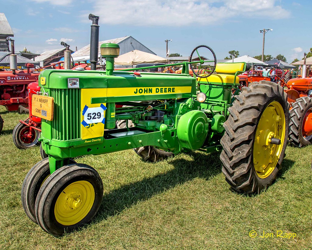 John Deere 520: Specs, Engine, Transmission, Dimensions