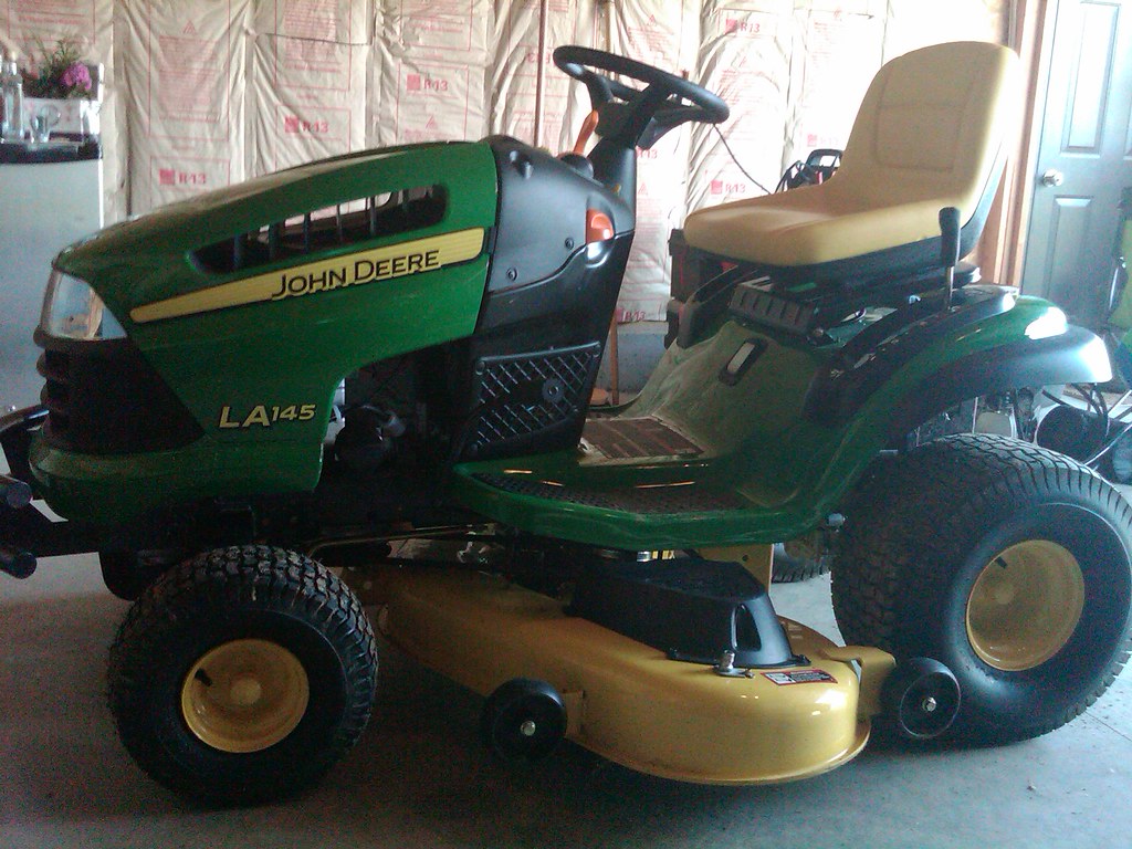 John Deere LA145 Specs, Engine, Transmission, Dimensions