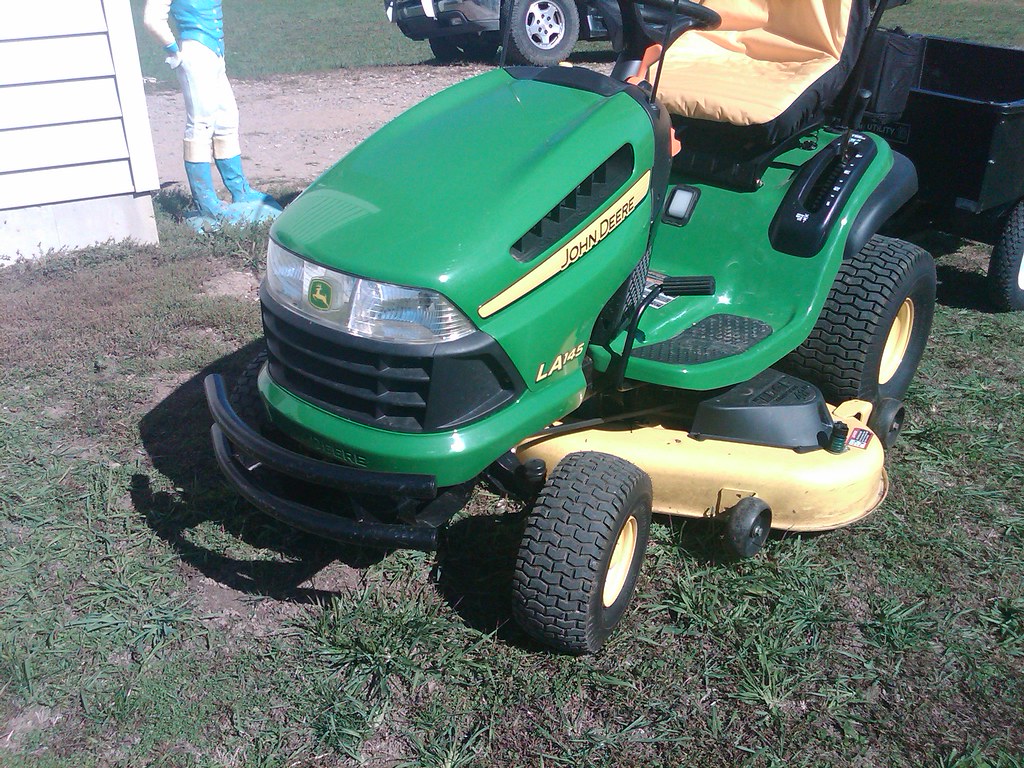 John Deere LA145: Specs, Engine, Transmission, Dimensions