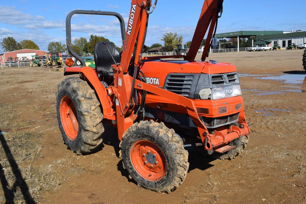 Kubota L2900 Specs, Engine, Transmission, Dimensions