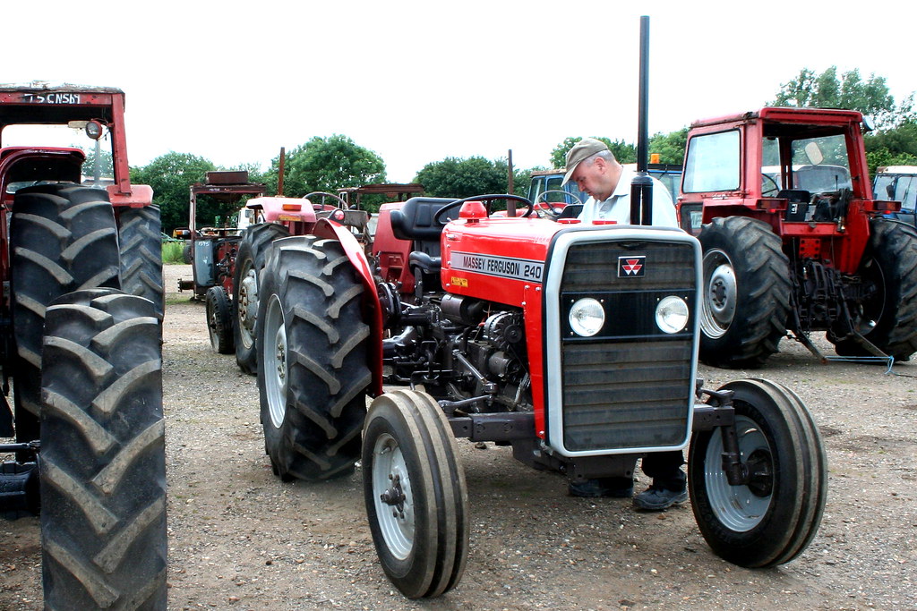 Massey Ferguson 240 Specs, Engine, Transmission, Dimensions