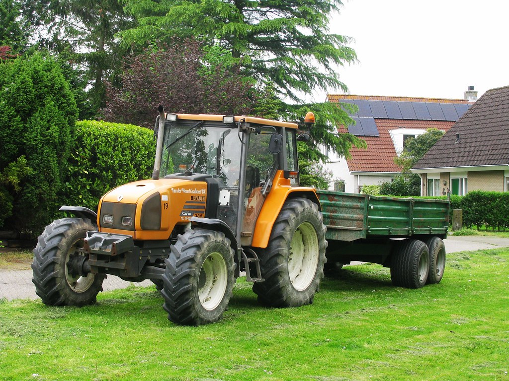 Renault Ceres 335 Specs, Engine, Transmission, Dimensions