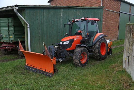 Kubota M6040: Specs, Engine, Transmission, Dimensions + PDF Manuals