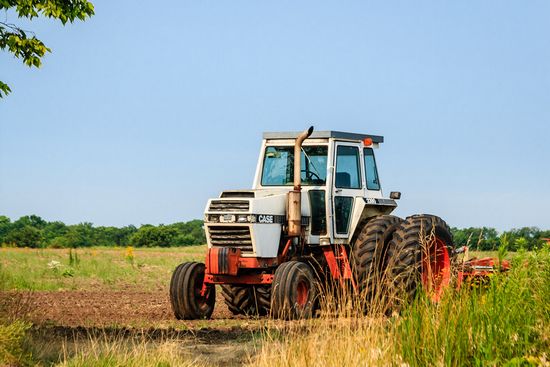 Case 2390: Specs, Engine, Transmission, Dimensions