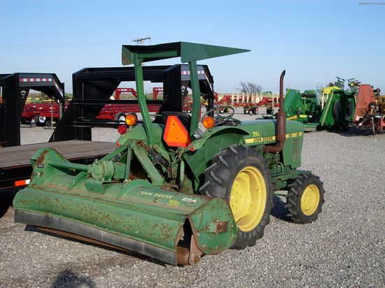 John Deere 850: Specs, Engine, Transmission, Dimensions