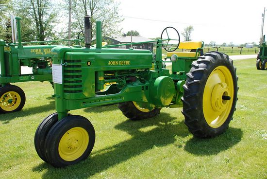 John Deere B: Specs, Engine, Transmission, Dimensions