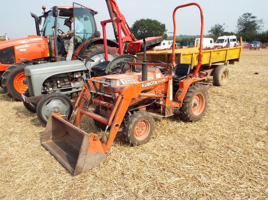 Kubota L2501: Specs, Engine, Transmission, Dimensions + PDF Manuals