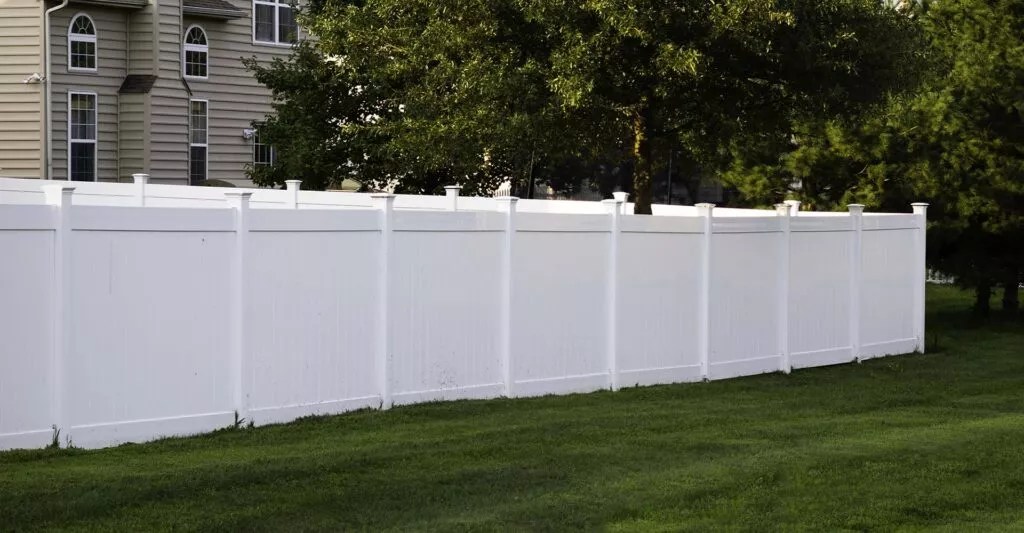 Vinyl Fence Installation Why Split Costs With Your Neighbor
