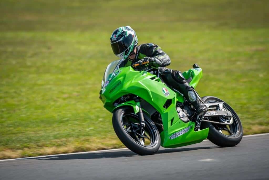 What To Wear When Riding A Motorcycle In Hot Weather? AGVSPORT