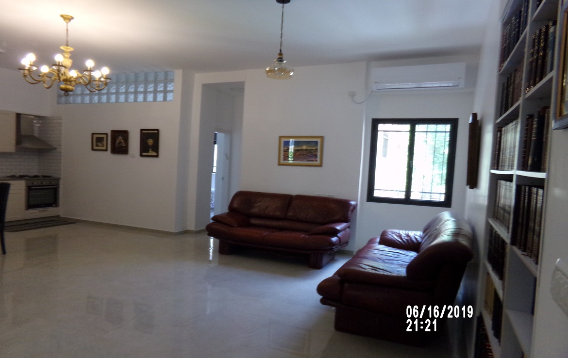 Beautiful apartment FOR SALE in the center of Jerusalem, Israel