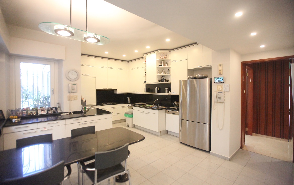 Apartments with garden FOR SALE in Talbia, Jerusalem