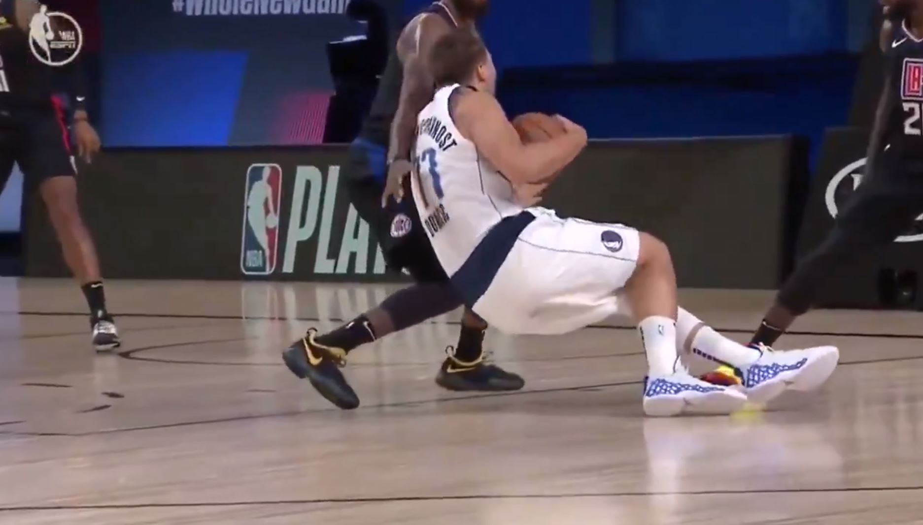 Video Luka Doncic Goes Down With Scary Injury in 1st Quarter vs