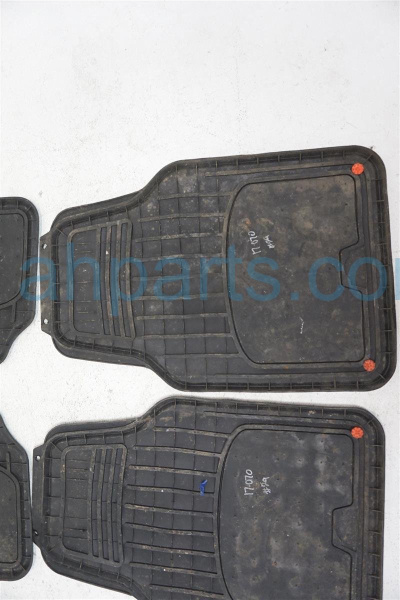 2016 Toyota Camry Floor Mat Set Black Leather/cloth