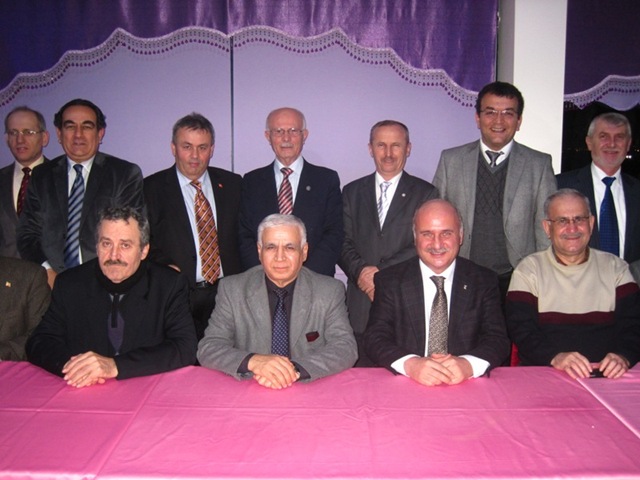 Prof. Dr. Savaş Ayberk’e Plaket « Ahsen Okyar
