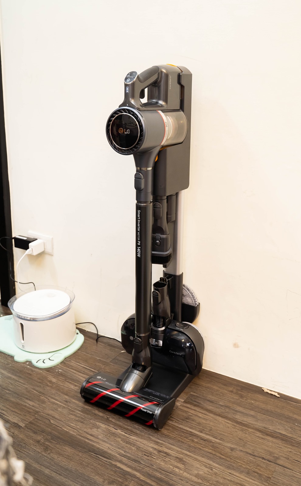 史上最強、更勝以往！LG CordZero A9+ 快清式無線吸塵器智慧雙旋乾濕兩用，開啟優雅潔淨美型時代 3C 達人廖阿輝