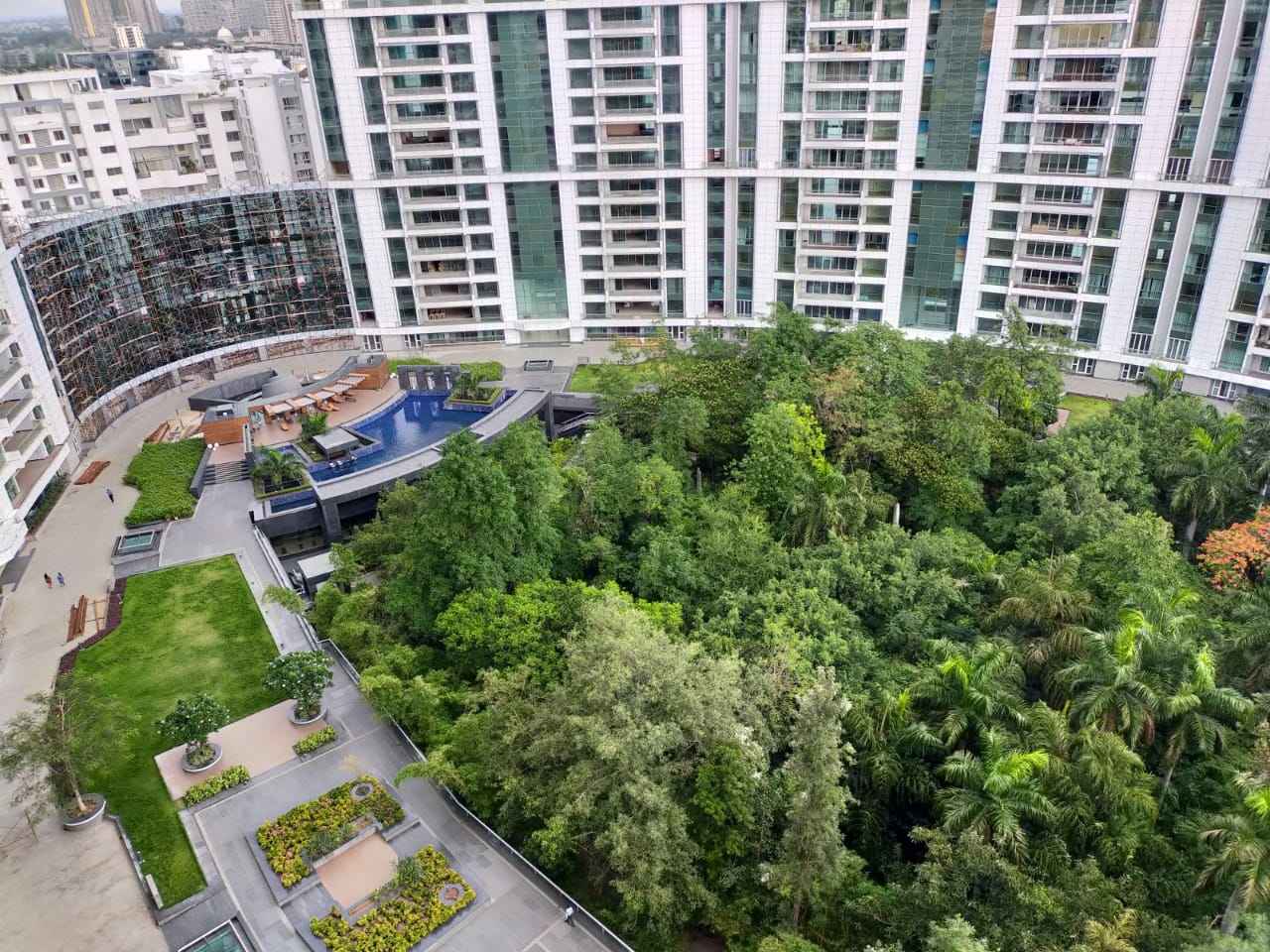 Luxurious 4Bhk With Servant Room For Rent In Yoo PuneMagarpatta Pune