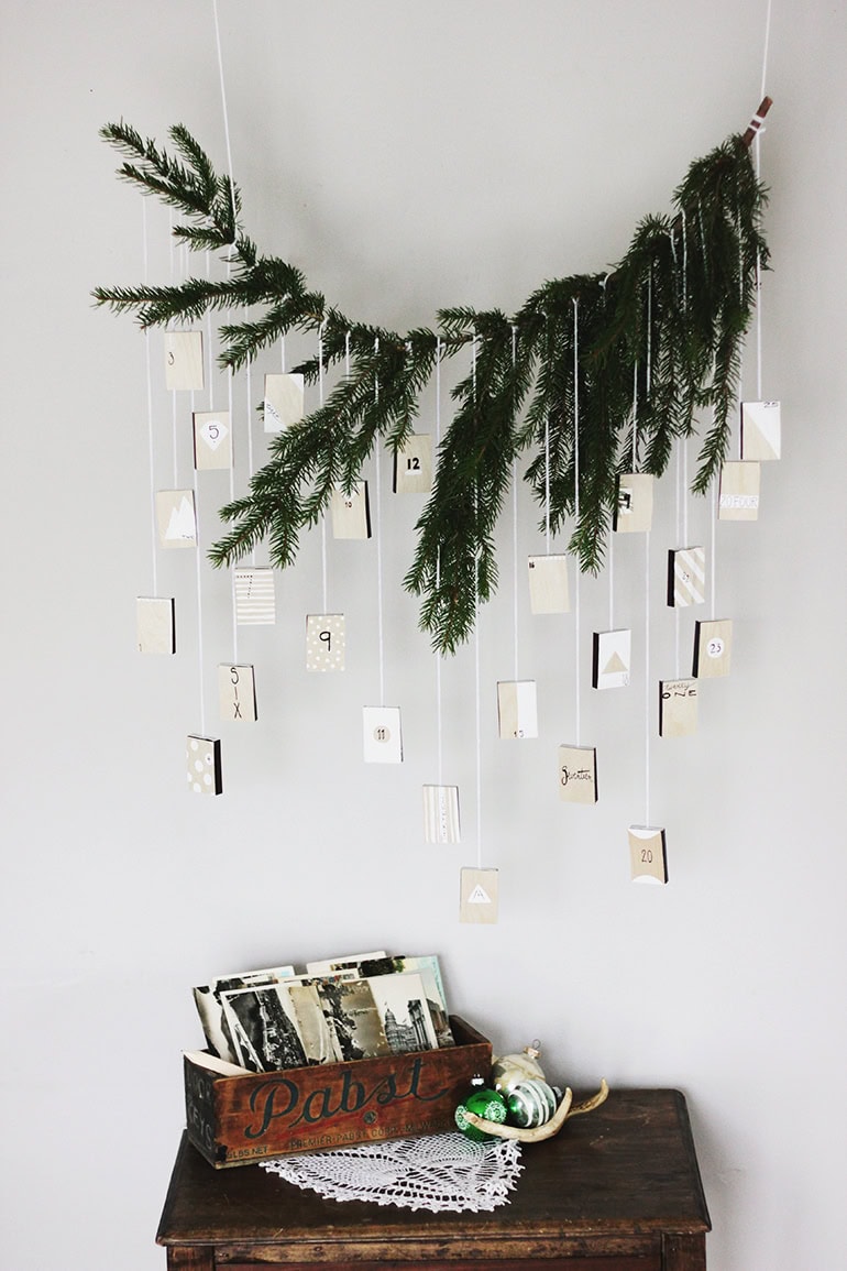30 Creative Ways to Display Christmas Cards