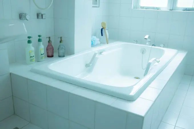 お風呂の残り湯を活用しよう！水を使い回すエコテクニック お風呂の残り湯を活用する方法はある？注意点と併せてご紹介します！ | あいち水道職人