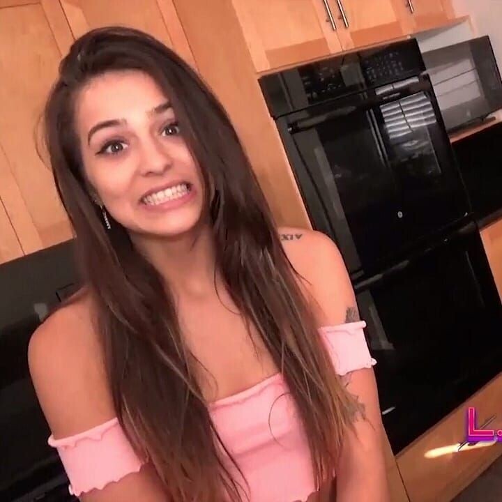 Sofie Reyez - Facts, Bio, Career, Net Worth | AidWiki